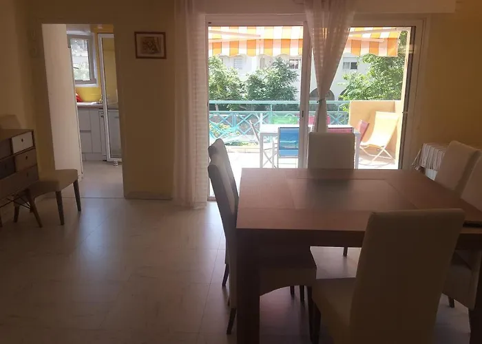 Raphael Centre Apartman