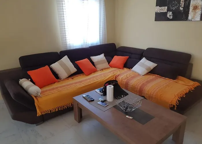 Raphael Centre Apartman *